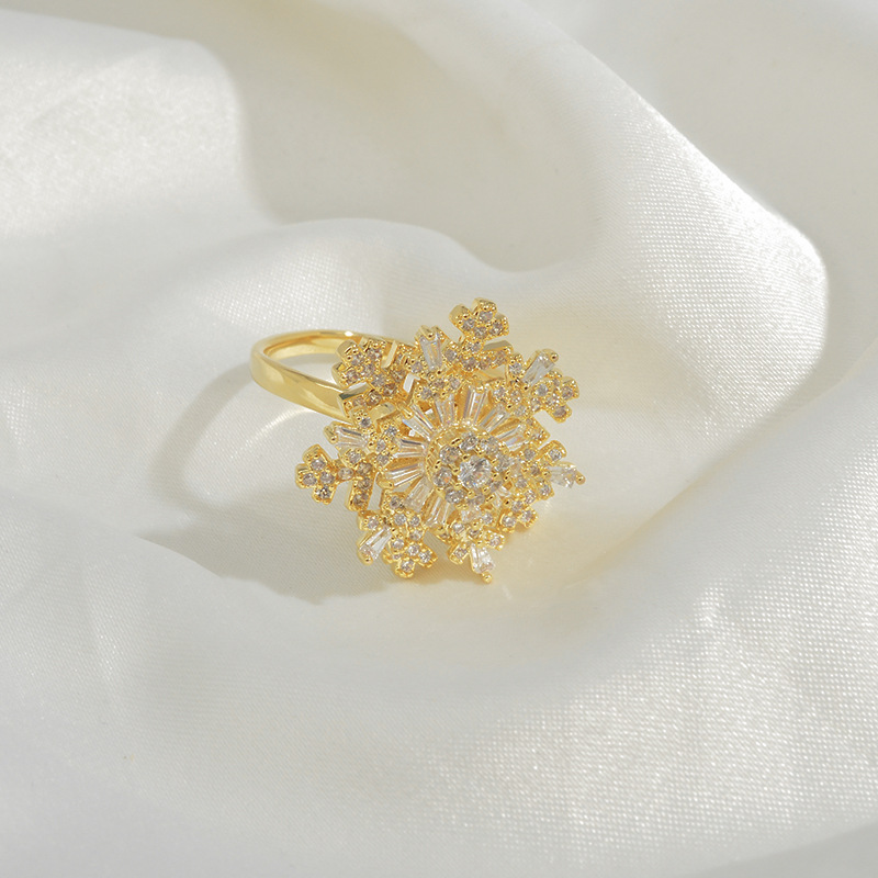 Luxury Rotatable Snowflake Ring Fashion Anti Stress Anxiety Fidget Spinner